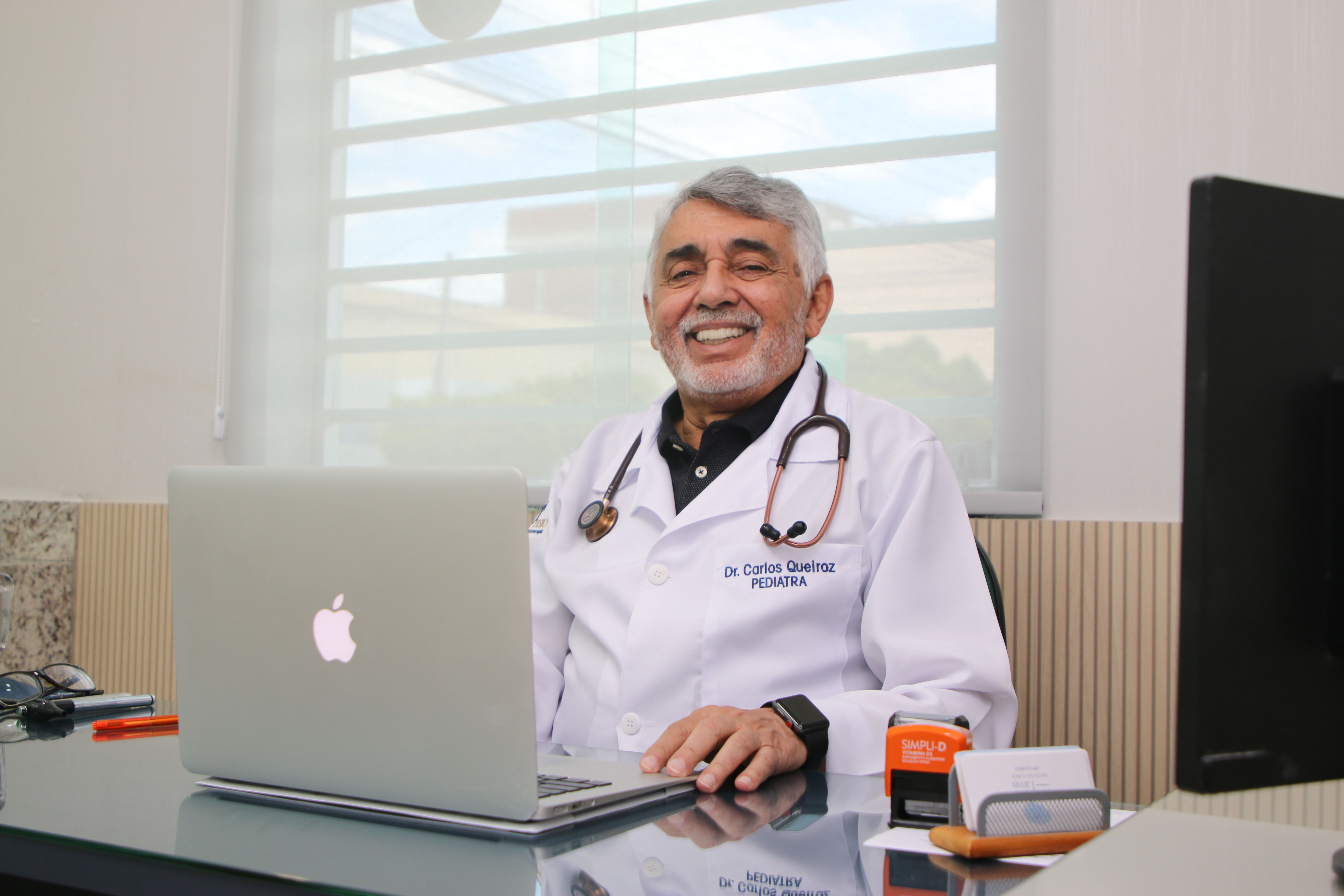 Dr. Carlos Queiroz Maia - Pediatra